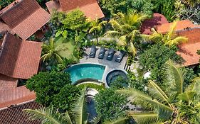 Berlima Wooden Lodge By Pramana Villas